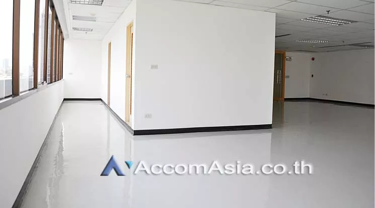  1  Office Space For Rent in Silom ,Bangkok BTS Sala Daeng at Q House Convent AA14066